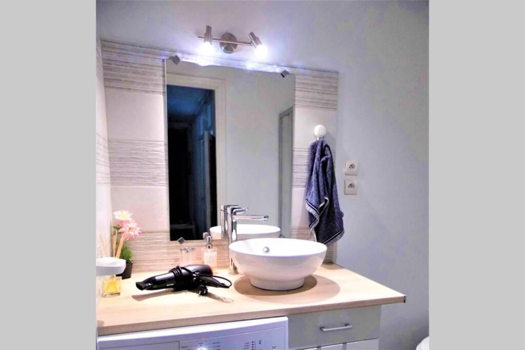 2 Spacious Bedrooms Near Riquier Station! Nice Exterior photo